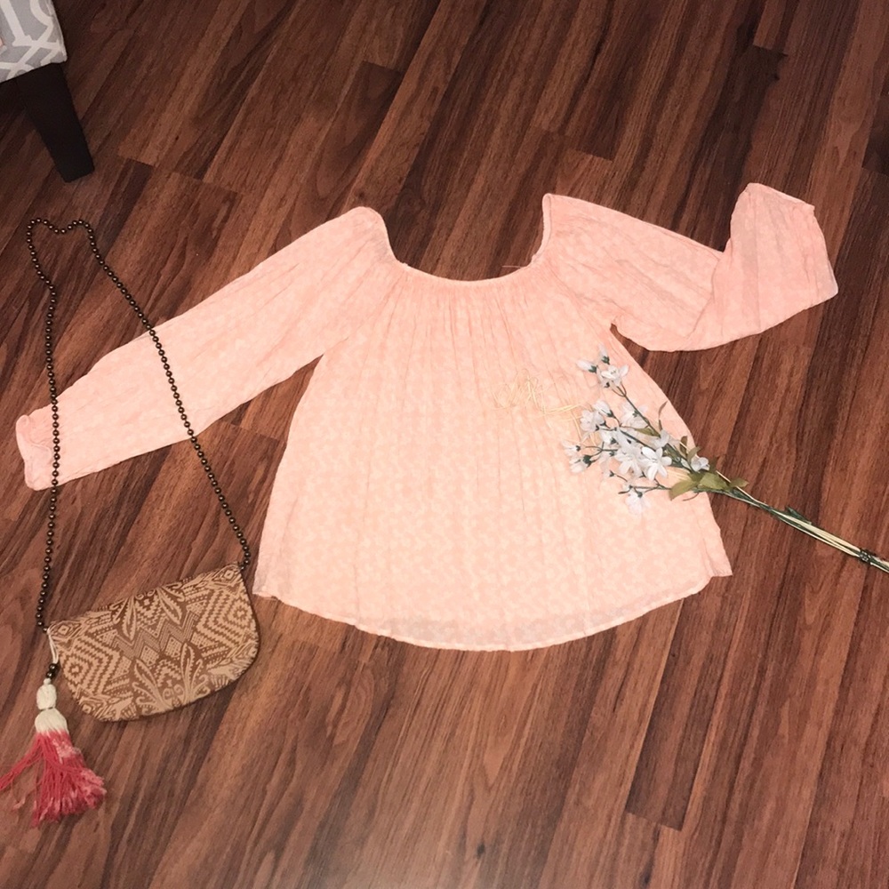 Off the shoulders boutique top